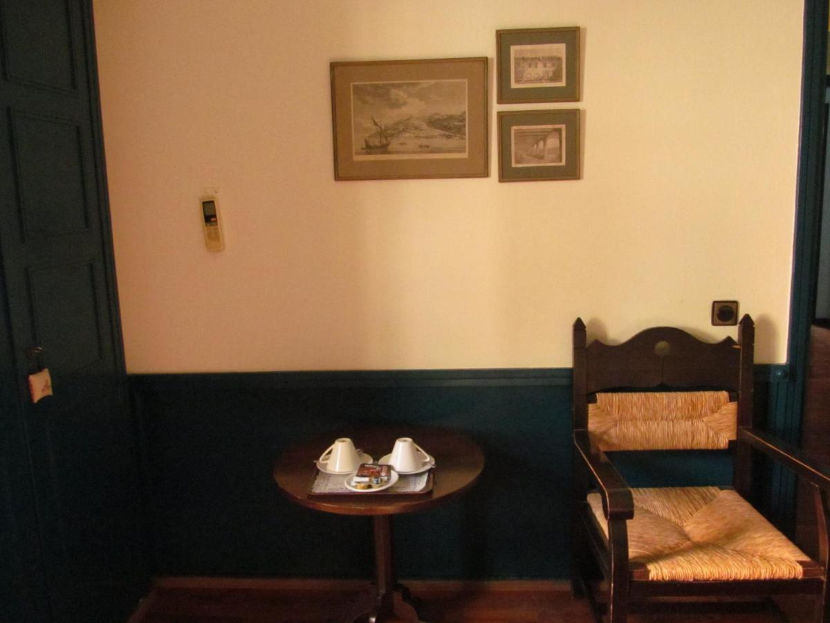 Hotel Aliki Sými Bilik gambar
