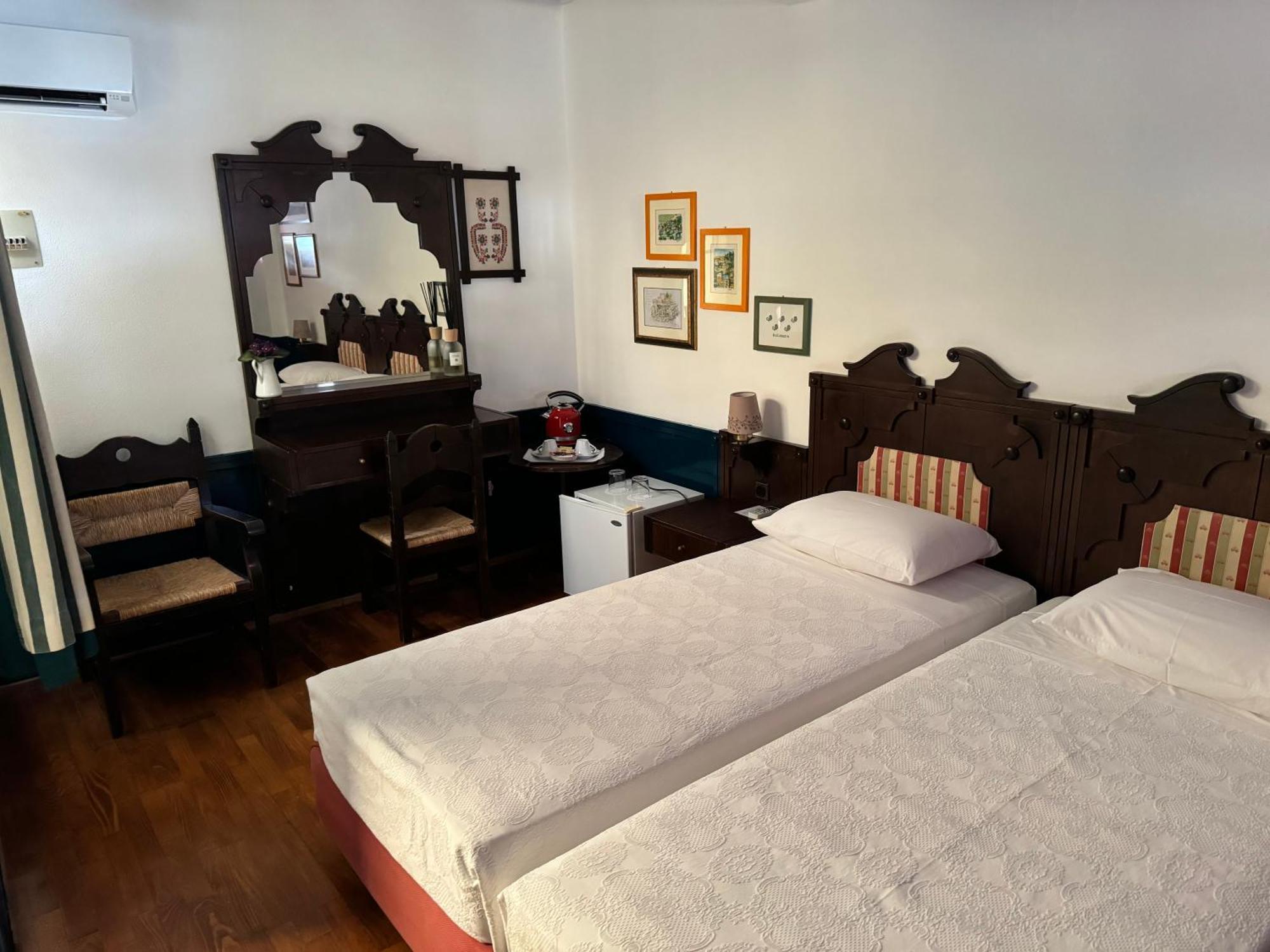 Hotel Aliki Sými Luaran gambar