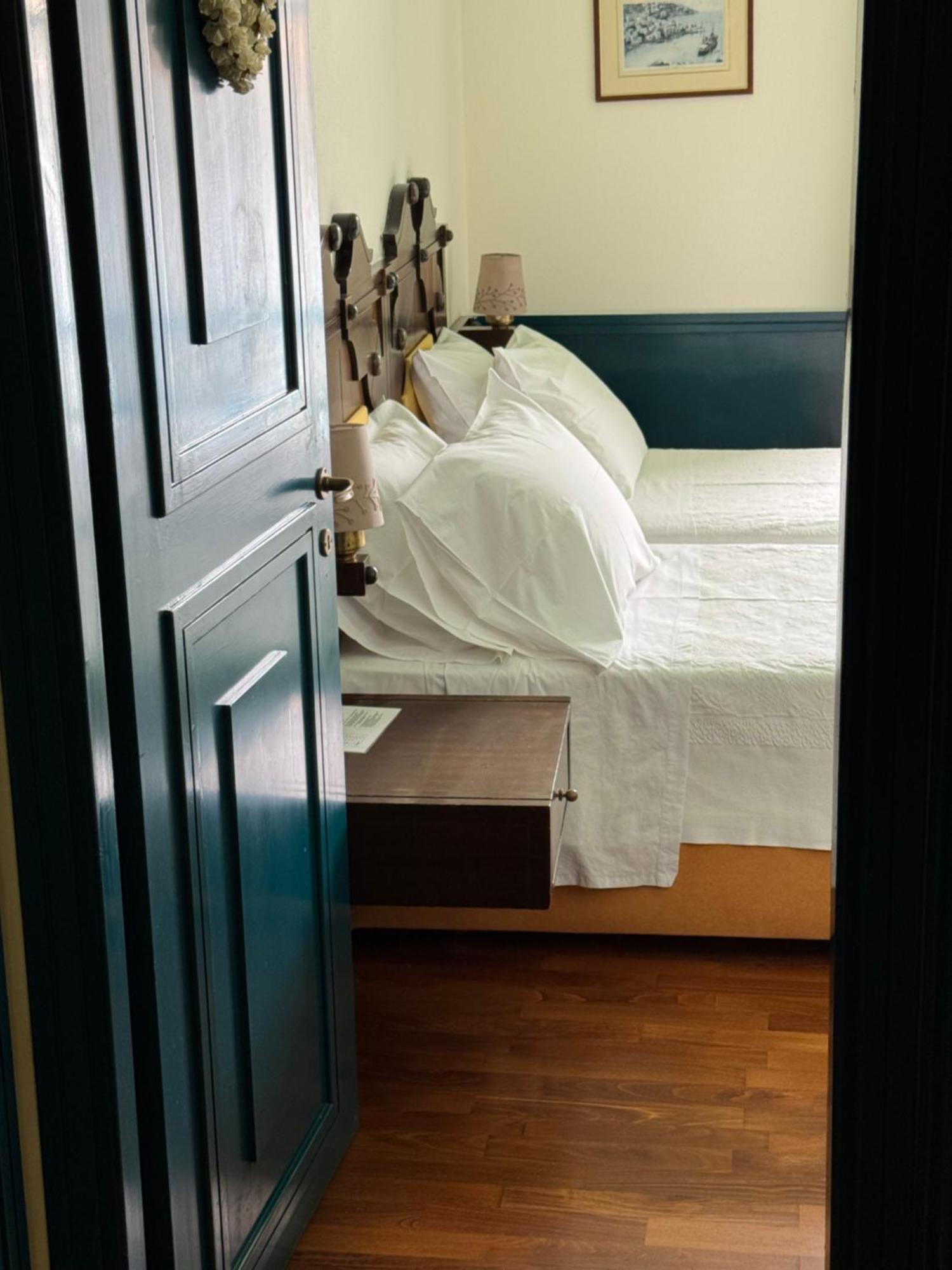 Hotel Aliki Sými Luaran gambar